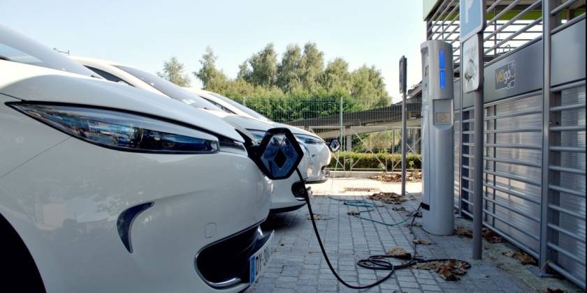 Benefits and Advantages of Driving Electric Cars